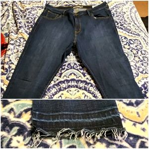 LEVI'S HIGH RISE SKINNY with fringed legs